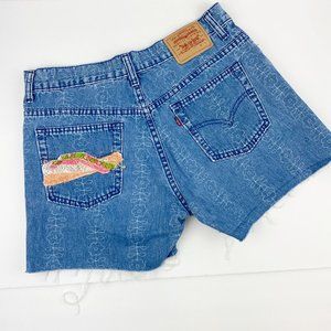 Levi’s Floral Patchwork Cut‑Off Denim Shorts Sz 8 • Raw Hem • GUC